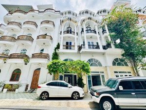 khu đồng bộ cao tầng ngay đại lộ dương quảng hàm - xe hơi ngủ trong nhà - đường nhựa 10m