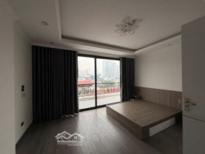 hiếm, thu 50 triệu/tháng. 600 triệu/năm, với 10p ngủ khép kín rộng rãi. tt mỹ đình, nhỉnh 11 tỷ.