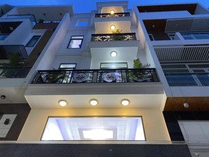 cần bán gấp nhà hẻm 5m lê quang định. nhà dt: 4x13.5m. xây 5 tầng mới cứng. cần bán gấp 9 tỷ