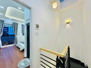 chủ về bình dương ở luôn nên cần bán gấp nhà lý thường kiệt q10, giá chỉ 2 tỷ 350tr