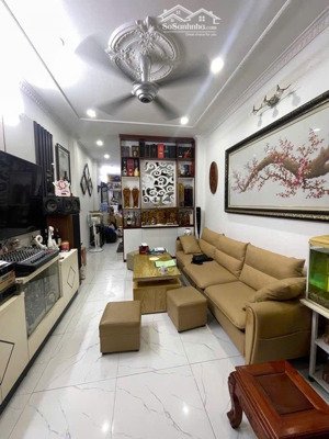 bán nhà phân lô phú thượng ô tô đỗ cửa . hàng xóm ciputra. 46m - 4 tầng 11,4 tỷ.