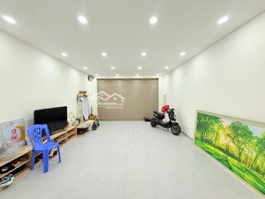 bán (gấp) nhà hoàng cầu, phân lô, ngõ thông ô tô tránh. dt 65m2 - mt 5,5m. giá 28 tỷ.