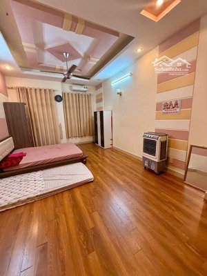 quận 6 - 10 tỷ nhỉnh xịn hết hồn - 4 tầng vừa đủ cha leo - mẹ ngắm con chạy tung tăng