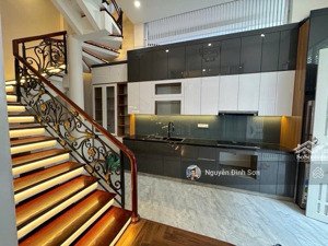 bán nhà đẹp phường bồ đề 68m, căn góc, 10m ra ô tô tránh gần phố, mt rộng hiếm