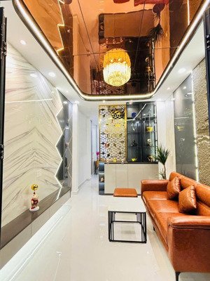 kẹt tiền bán nhà hxh gia phú, 4 x 10, 4 tầng btct, 5 pn 4 wc, liền kề siêu thị satra mới mở