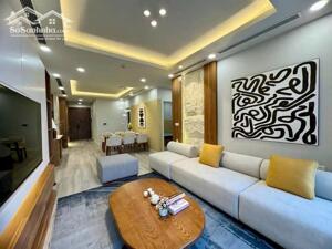 Bán căn hộ chung cư Kosmo Tây Hồ - DT 84m2 ( 2pN) - giá bán nhanh 7,5 tỷ.