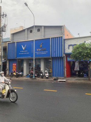 bán nhà mặt tiền 30m đẹp, nhiều tiện ích tại lạc long quân, q11, hcm, 24 tỷ, 158.5m2