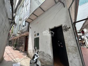 chính chủ cho thuê phòng trọ 15m2 có gác xép tại 102 ngũ nhạc vệ sinh khép kín có gác xép