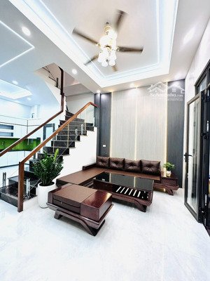 liền kề 5 tầng đẹp giữa lòng hà đông, view công viên, ô tô tránh, vỉa hè rộng, kinh doanh cực đỉnh