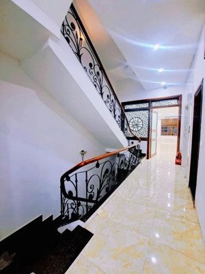 bán tòa nhà văn phòng mặt phố âu cơ phường tây hồ vị trí đẹp giá thỏa thuận
