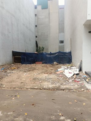 chủ cần tiền bán gấp đất mặt phố - mặt tiền 6m vuông đẹp - kinh doanh sầm uất - chỉ 15x tr/m2