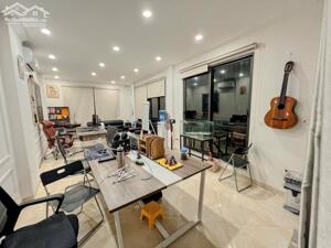 Bán nhà mặt phố Trần Thái Tông 42m2 xây 5 tầng vỉa hè 5m kinh doanh đỉnh quận Cầu Giấy