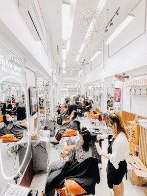 cần bán nhà mặt phố 4 tầng - vị trí kinh doanh sầm uất , đường tiểu la , gần nguyễn hữu thọ