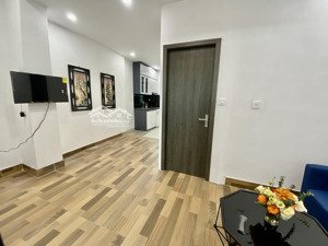 chính chủ cho thuê căn hộ chung cư 2 phòng ngủ mặt đường trung kính, ô tô đậu cửa full đồ.