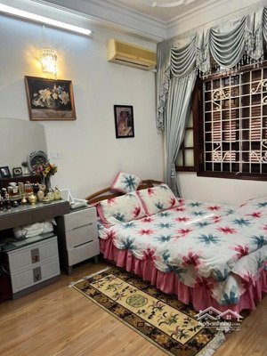 cầu giấy- phân lô- ô tô- kinh doanh- 50m2x4 mt 4,35m giá 17,9 tỷ