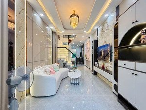 nhà mới full nội thất, dt 3x14, trệt, lầu, 3pn, 3wc, gần mặt tiền, hướng đông bắc, giá 5,18 tỷ tl