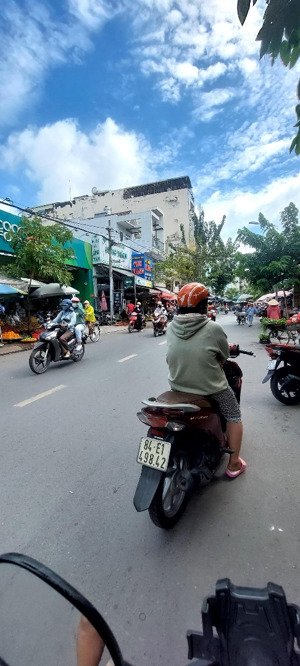 hàng thơm . vị trí đẹp cho căn nhà mt . đ phạm văn bạch. p12. gò vấp .lh mr ngân