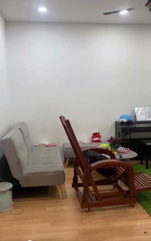 bán ch him lam nam khánh p5, q8 : 86m2, 2pn, 2wc. giá 3.4tỷ .lh: phương