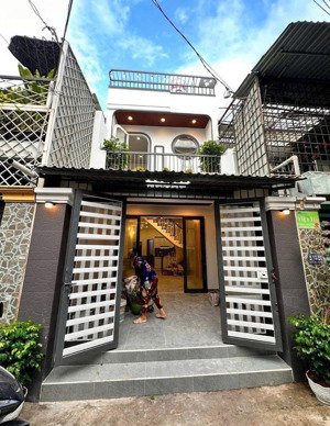 bán nhà mới thạnh lộc 13, quận 12. gần chợ cầu đồng, ngã tư ga đi gv 5p. 60m2 giá 4tỷ3