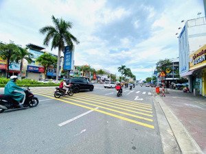 chào bán căn mặt tiền 2 tầng đường điện biên phủ , vị trí rất sầm uất , sát hà huy tập