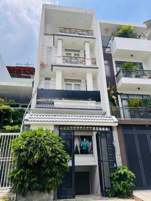 cho thuê nhà mặt tiền 283 cách mạng tháng tám - sát hado centrosa. giá chỉ 30 triệu