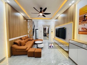 siêu phẩm trung tâm hai bà trưng - nhà mới - thang máy xịn - 2 thoáng, full nội thất - 8,5 tỷ