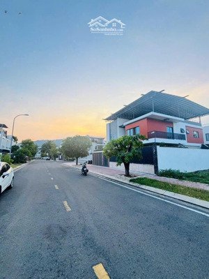 biệt thự gói 2 đường rộng 16m diện tích 200m2 hướng nam lệch đông giá chỉ 39 triệu bao tất cả