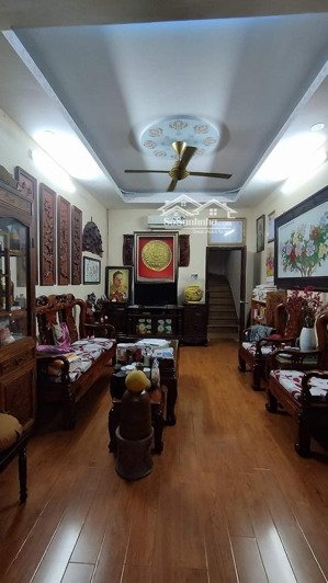 vị trí trung tâm thái thịnh, ngõ thông, sát phố, 48m2 * 5t, giá chào 12.8 tỷ, công năng đầy đủ