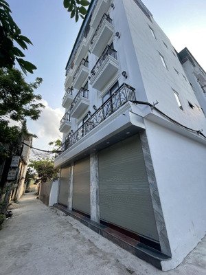 bán nhà 32m2 xây 5 tầng có sân phơi bắn mái tôn, lô góc 2 thoáng ngõ ô tô giá 3tỷ1x tại phượng đồng