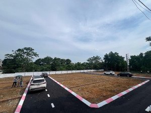 100m2 - gần ủy ban - chợ - gần khu cnc - fpt đầu tư sinh lời tốt - tiện ích đầy đủ