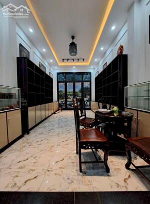 Chính chủ bán gấp Phân lô Nguyễn Tri Phương giá 22 tỷ, 35mx6 tầng, ĐẸP - Lô góc