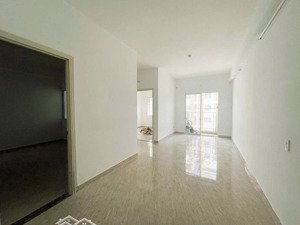 căn hộ hoàng quân giá tốt 2pn, view hồ bơi sẵn sổ sang tên ngay