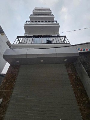 bán nhà tây mỗ 35m, lô góc, trước mặt sân rộng, ngõ 3.5m, nhà mới đẹp vào ở ngay. giá 6.15 tỷ