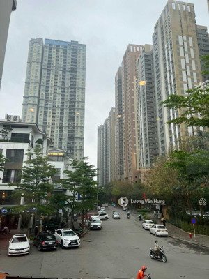 bán liền kề khu hoàng thành villa, mỗ lao trục chính đường 30m dt 140m2 6 tầng kinh doanh giá 52 tỷ