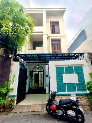 siêu phẩm ngang 6m - cho thuê villa mini khu vực phú nhuận