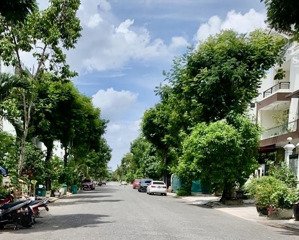bán nhà phố hiện đại, khu cao tầng đồng bộ, 5x18m, 4 tầng, nam long phú thuận, 13 tỷ x