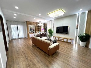 chính chủ cần bán căn hộ 120m(3n-2w) toà hpc landmark 105 tố hữu. tầng trung, sẵn sổ, full nội thất