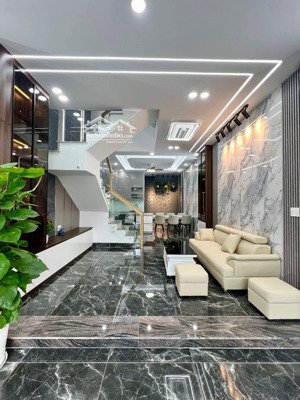 cần bán căn nhà mới xây 45m2 tuyệt đẹp tại phường quảng an, quận tây hồ, hà nội