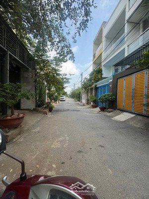 bán nhà 58m2 3 tầng 3pn gần cầu xây dựng p bình trưng đông q2 5,5 tỷ sổ hồng đương oto đậu trongnha