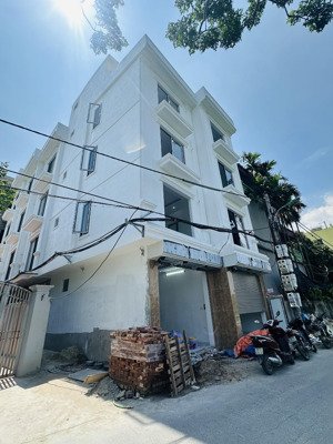 nhà 5 tầng liên mạc, có thang máy. giá 5,8tỷ