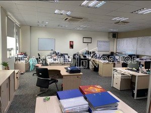 chỉ 30tr/tháng - văn phòng gần sân bay - đã ngăn sẵn 4 phòng + pantry