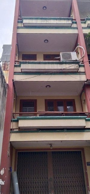 chính chủ cho thuê nhà nguyên căn 3 tầng, 5pn gần chợ phạm văn hai, tân bình, kinh doanh sầm uất