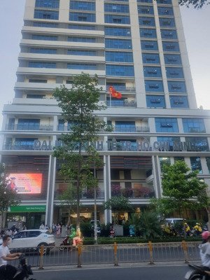 bán nhà đường cách mặt tiền nguyễn tri phương chỉ 15m quận 10 dt:11x12m vuông vức giá chỉ 21 tỷ