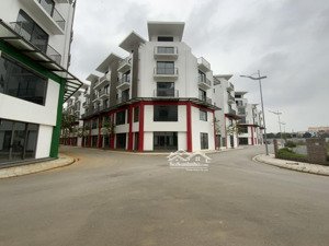25 tỷ sở hữu 500m2 sàn, 100m2 đất. giá rẻ hơn vin cổ loa 80 triệu/m2. 