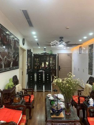 chính chủ cần bán căn hộ the golden armor nam cao( chung cư b6 giảng võ ) ba đình 104m 3pn đẹp