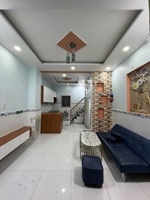 bán nhà giá rẻ 4x9m 1 trệt 1 lầu tặng luôn nội thất đức hoà long an