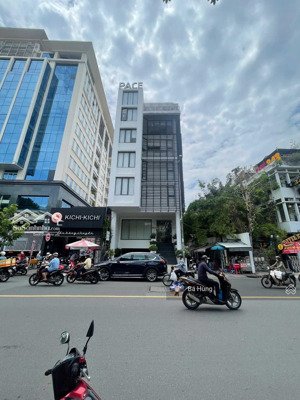 bán gấp tòa nhà ngay sân bay! mặt tiền phổ quang (8.64x34.8m) hầm 6 tầng, hđt: 173 tr/th. giá 52 tỷ