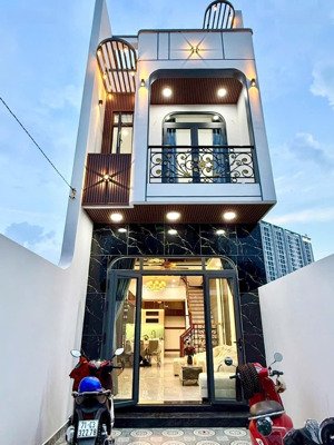 bán nr 4pn, 5wc, 95m2 giá siêu hời tại lê hồng phong, p phú hòa, thủ dầu một, bình dương.(tphcm mới