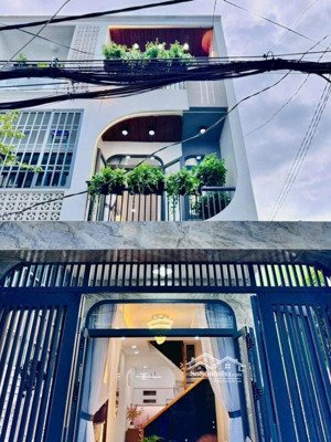 đang có hđ thuê. nhà 42m² nguyễn thượng hiền xây 1 trệt 2 lầu, giá 2 tỷ 450. hẻm 4.5m, sổ riêng