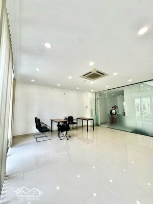 cho thuê gap can sari town tang 2 dt 30-40m2 gia re 15tr